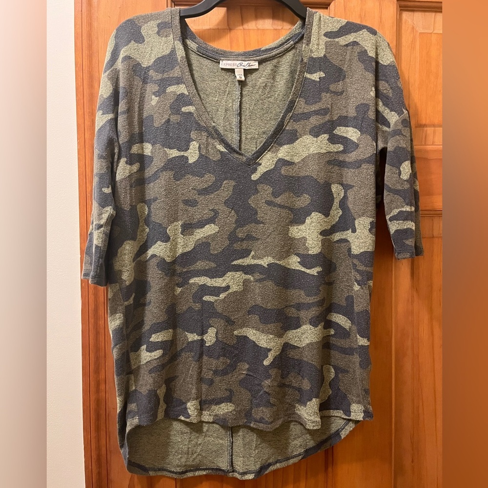 Express green camp shirt. Size Xs.